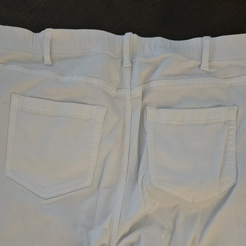 J. Jill Classic White Cropped Jeans - Picture 4 of 5